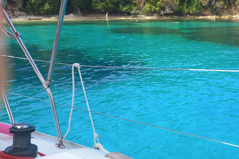 Corfou : Croisière en voilier privé avec arrêts baignade et boissons