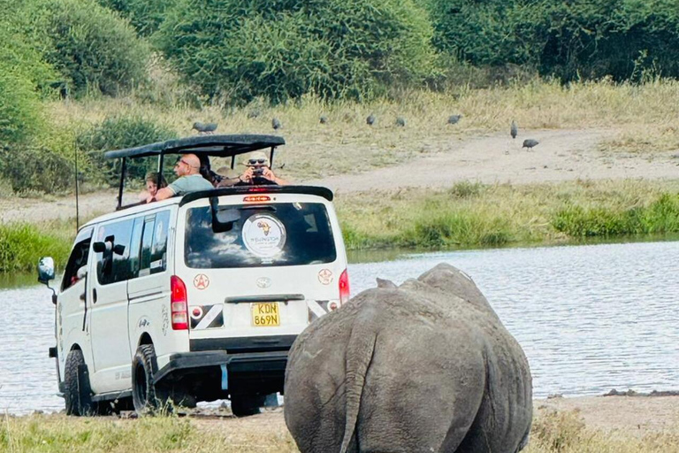 Nairobi National Park Safari Game Drive in a 4x4 Nairobi: National Park 5 Hours Safari in a Shared 4x4 Jeep