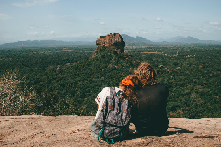Colombo: Sigiriya Rock Fortress & Dambulla Cave Temple Tour