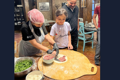 دورة طبخ أذربيجانية وجولة في المدينة القديمة والغداء