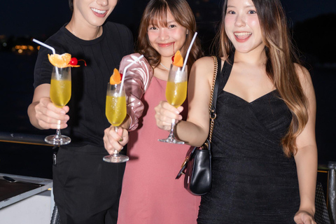 Bangkok: Alangka Luxury Cruise with Buffet and Live Music