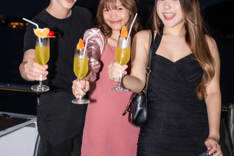 Bangkok: Alangka Luxury Cruise with Buffet and Live Music