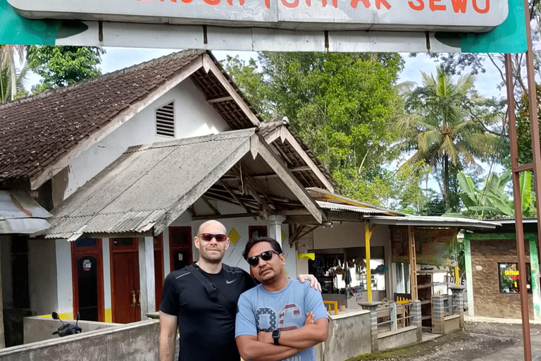 Yogyakarta: 4-Day Java Tour with Bromo & Ijen Bromo Ijen Drop Ketapang private and shared