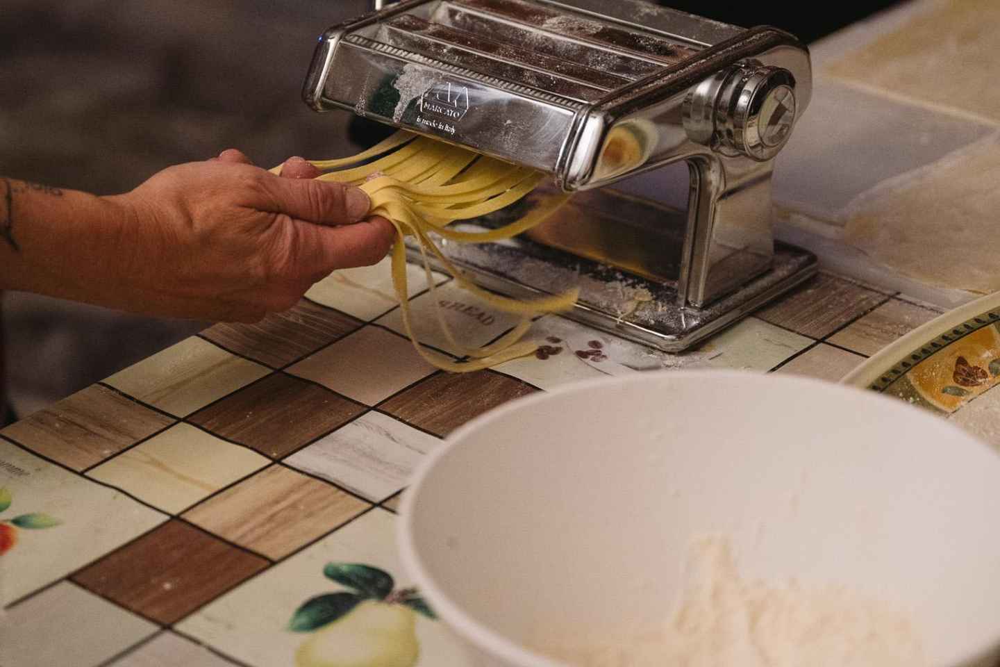 Bologna: Pasta and Tiramisu Cooking Class with Wine