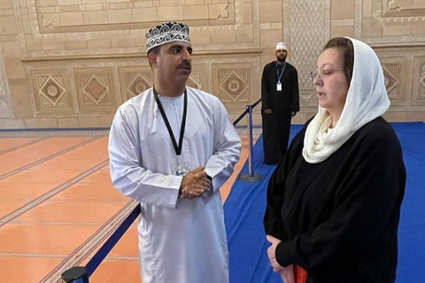 Muscat: City Highlights Tour with Grand Mosque & Souq Shared