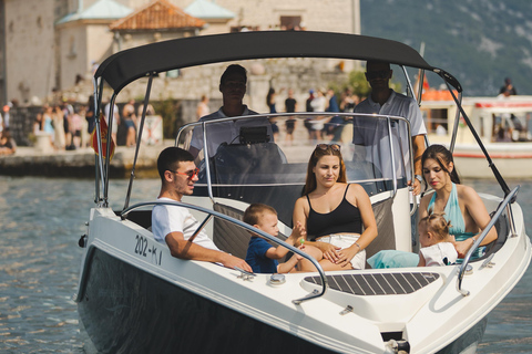 Perast : Visite de la baie de Boka et de la grotte bleue avec boissons gratuites