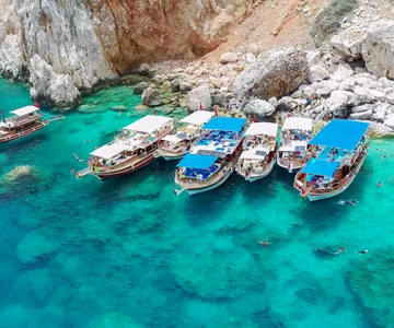 Da Antalya o Kemer: gita in barca all'isola di Suluada con pranzo