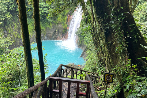 From San José: 3-Day Costa Rica Volcanoes & Waterfalls Tour