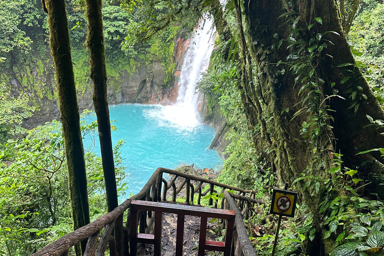 From San José: 3-Day Costa Rica Volcanoes & Waterfalls Tour