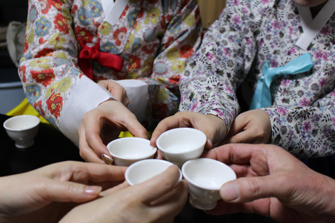 Seul: tour gastronómico pelo mercado noturno com churrasco coreano e casa de chá
