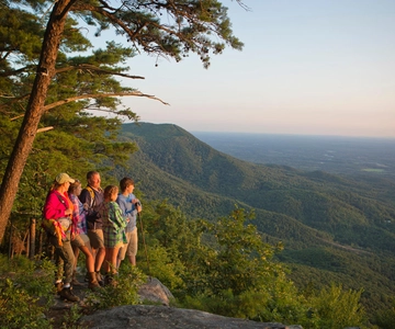 Atlanta Norte: Visita autoguiada ao Fort Mountain Park com uma fisga