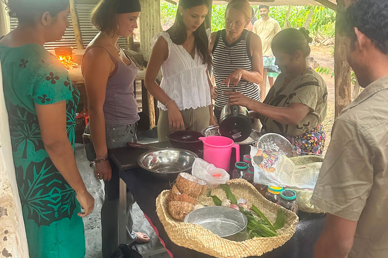 Traditional Sri Lankan Village Cooking Class at a Local Home