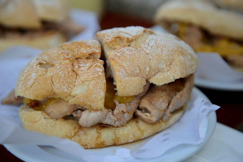 Lisboa: Tour gastronómico privado a pie por los barrios históricos