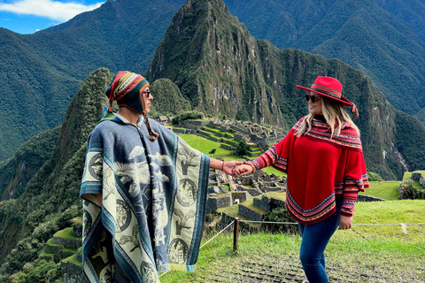 From Cusco: 2 Days, Sacred Valley and Machu Picchu via the scenic route Panoramic Train & Standard Hotel with Lunch in Machu Picchu