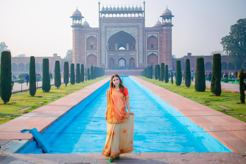 Taj Mahal soluppgång och Agra Fort dagstur med bil från DelhiPrivat tur från Delhi - bil, guide, biljetter och 5-stjärnig måltid