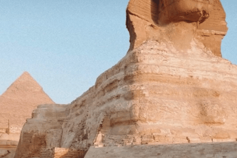 Pyramides, Sakkara et Memphis - Visite privée avec déjeunerVisite privée avec guide, transfert et déjeuner, à l&#039;exclusion des droits d&#039;entrée.