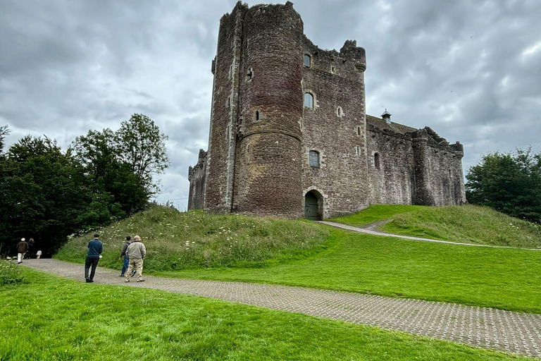 From Edinburgh: Highland Hike, Loch Paddle, and Castles