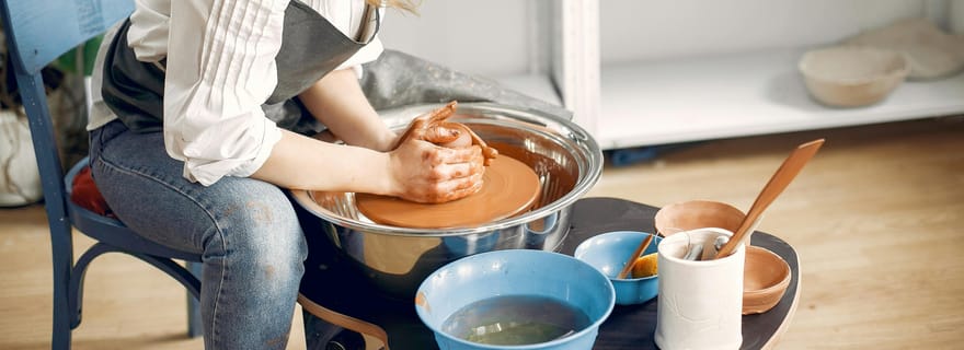 Atelier de poterie authentique à Udaipur, Rajasthan