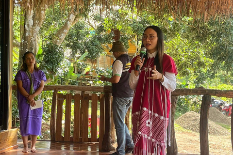 شيانغ ماي قرية كارين زراعة الشاي والثقافة والشلال في قرية كارين