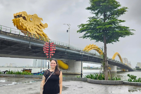 Da Nang : montagne de marbre, pont du Dragon, plage en moto