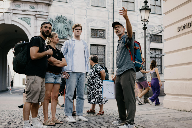 Munich Old Town Walk & Stencil Art Workshop English & German Tour (Bilingual)