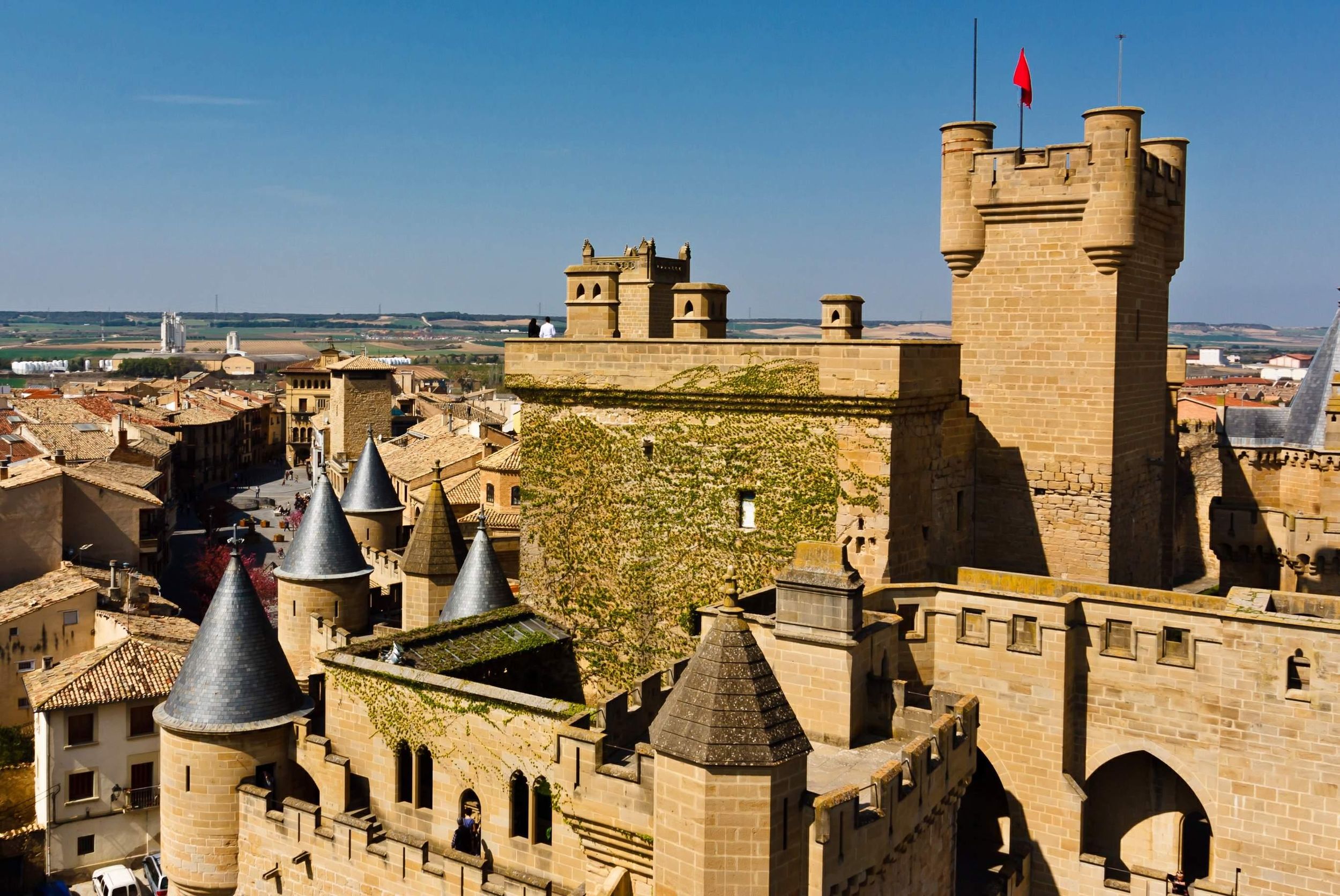 Königspalast Olite und Abtei Ujue ab Pamplona