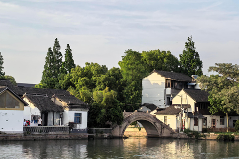 Shanghai: Private Trip to Zhujiajiao Water Town & Yu Garden Group Shanghai Day Tour: Yu Garden, Zhujiajiao & Night Bus 