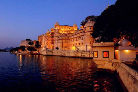 Udaipur Night Wonders: A Guided Night Walking Tour
