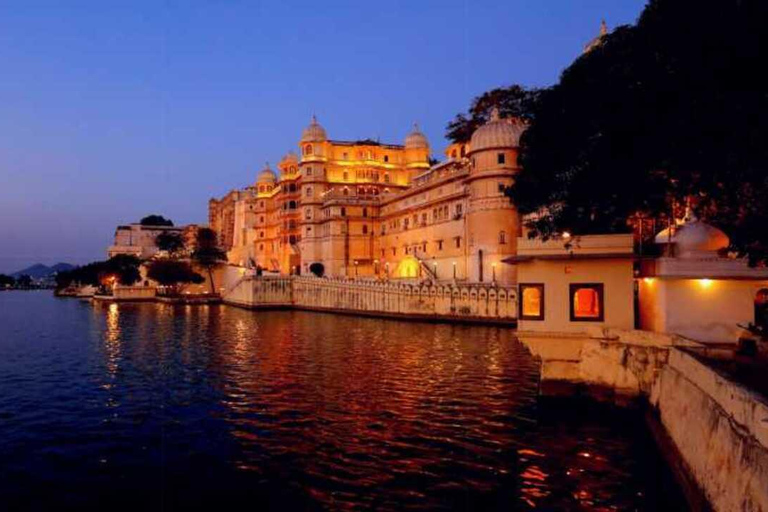 Udaipur Night Wonders: A Guided Night Walking Tour