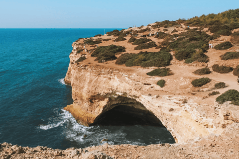 Albufeira: Grotta di Benagil, Algar Seco e Passeggiata Avventura a MarinhaTour mattutino