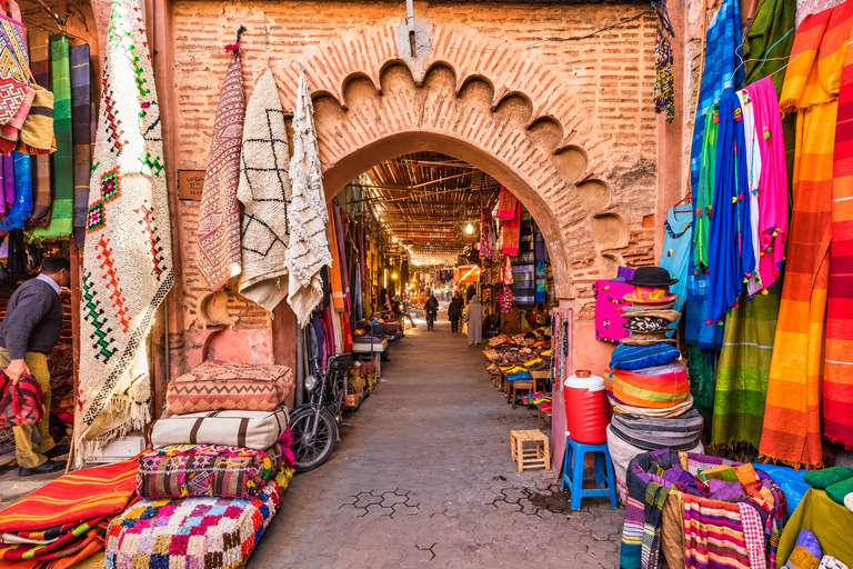 Marrakech: Medina, Palaces, Souks & Evening Carriage Ride Medina Discovery, Evening Carriage & Moroccan Dinner