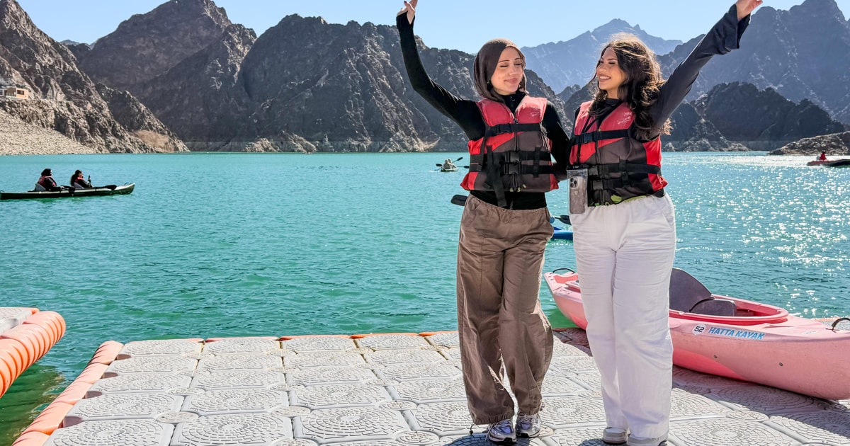 Hatta: montagne, diga e piscine naturali — Hatta, Emirati Arabi Uniti