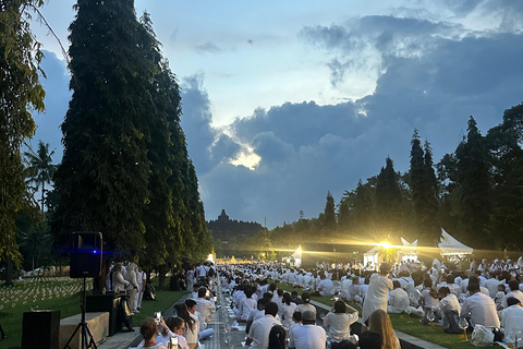 Open Tour & Private Tour Borobudur Vesak Lantern Festival OPEN TRIP Borobudur Vesak Lantern Festival