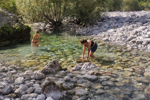 Tirana: Excursión de un día por los Alpes albaneses y el pueblo de Theth con almuerzo