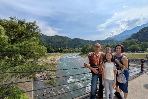 Tour di un giorno a Takayama, Shirakawa-go e KanazawaTakayama, Shirakawa-go &amp; Kanazawa Full-Day Tour