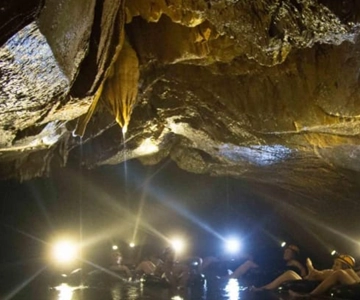 Vang Vieng: Tirolina&Cave Tubing&Senderismo&Blue Lagoon