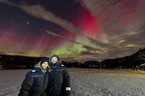 From Tromsø: Northern Lights Chase with Photos and Dinner