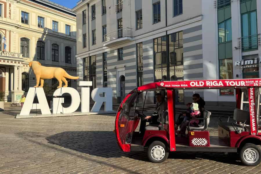 Private E-Cart-Tour durch die Altstadt von Riga mit einheimischem Fahrer & Audioguide. Foto: GetYourGuide Private E-Cart-Tour durch die Altstadt von Riga mit einheimischem Fahrer & Audioguide. Foto: GetYourGuide
