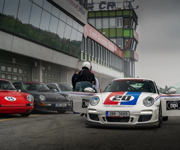 Automotodrom Brno: Køreoplevelse på racerbanen