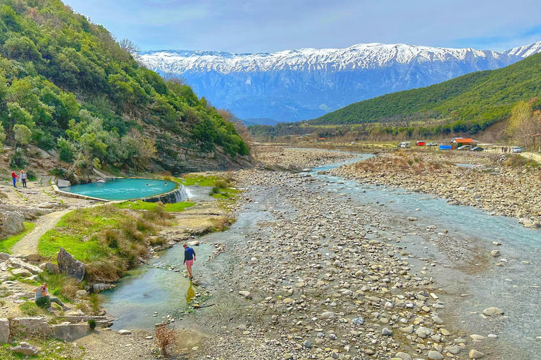 Vanuit Tirana: Bezoek Gjirokastra &amp; geniet van warmwaterbronnen in PermetVanuit Tirana: Bezoek Gjirokastra UNESCO &amp; geniet van thermale baden