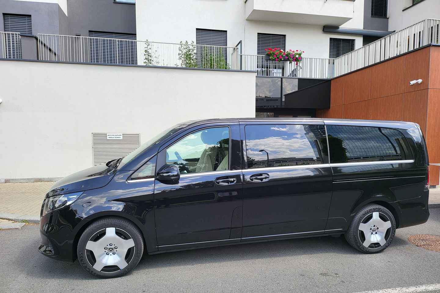 Trasferimenti Aeroporto Praga: Taxi, Minibus o Navetta comoda