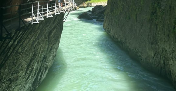 From Luzern: Day Tour to Reichenbach Waterfall & Aare Gorge