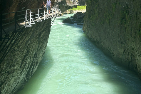 Luzern : Reichenbach Waterfall and Aare Gorge Tour
