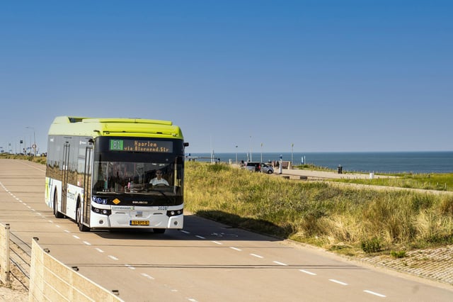 Amsterdam: Bus-Tagesticket nach Haarlem und Zandvoort (Strand)