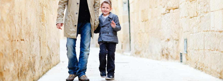 Aventure familiale privée à La Valette : promenade historique et ludique