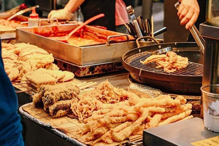 Seoul: Hidden Gems of Evening Tour & Gwangjang Market Pick up at Hongik Uni station exit No.3