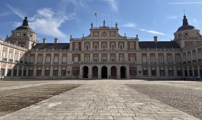 Aranjuez: Royal Palace Small-Group Tour with Admission Ticket