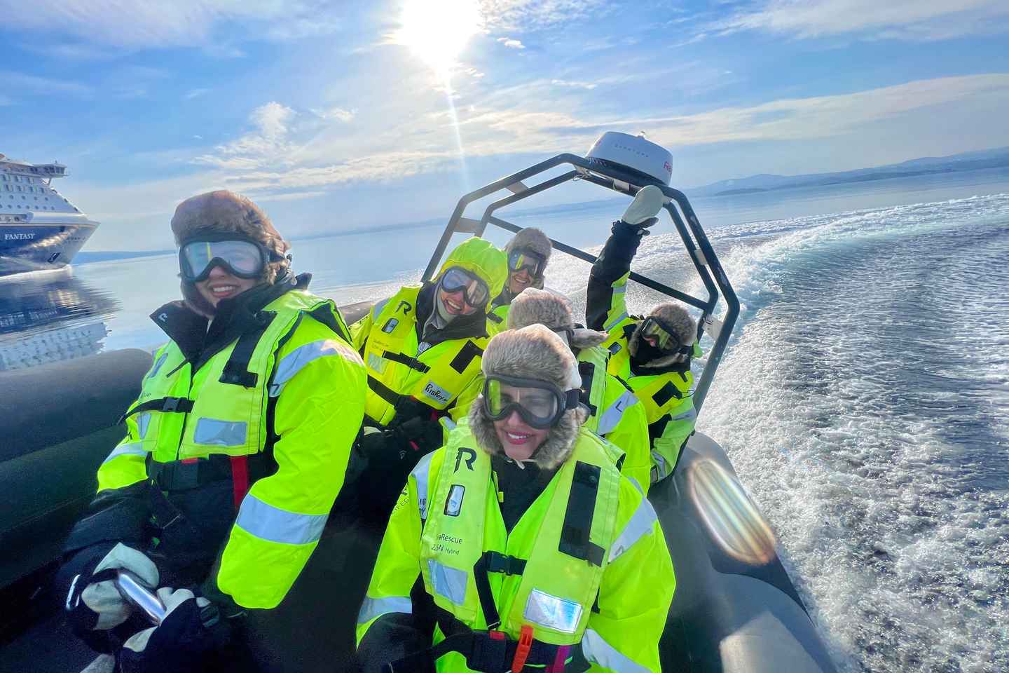 Excursión en barco RIB con visita al faro en el mágico archipiélago