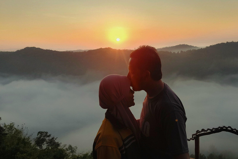 Yogyakarta: Borobudur-Prambanan, comece com o nascer do sol sobre as nuvensExcursão partilhada SEM todos os ingressos