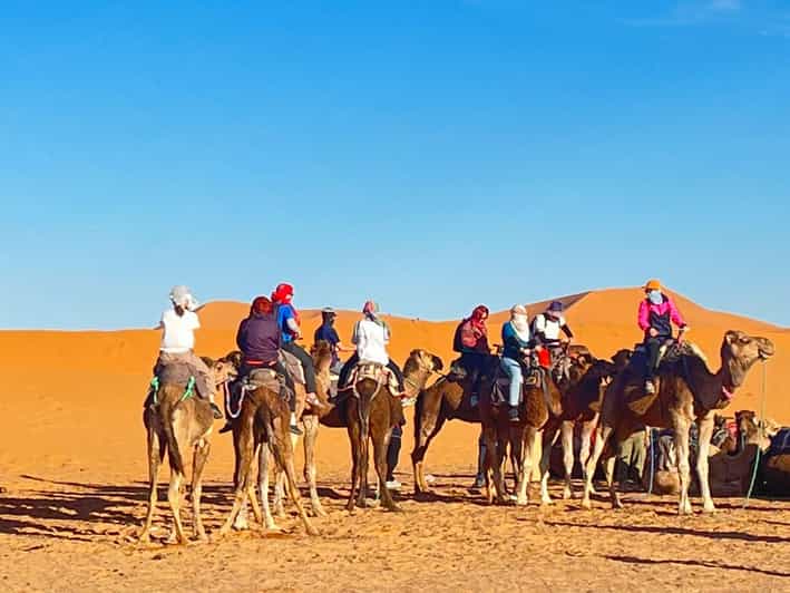 Depuis Fès : Circuit de luxe de 3 jours à Marrakech via Merzouga - bivouac